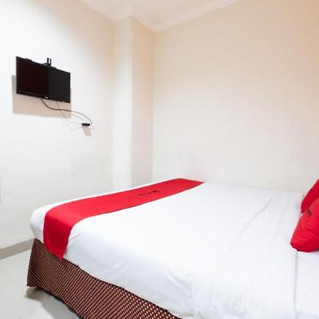 Reddoorz Plus @ Hotel Alden Makassar Ngoại thất bức ảnh