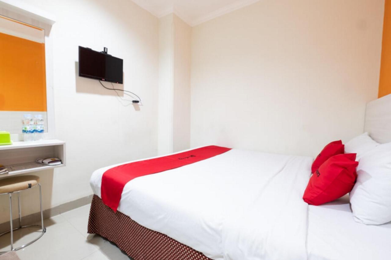 Reddoorz Plus @ Hotel Alden Makassar Ngoại thất bức ảnh