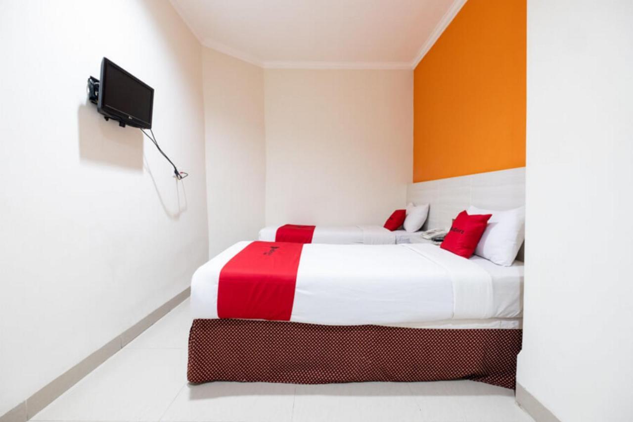 Reddoorz Plus @ Hotel Alden Makassar Ngoại thất bức ảnh