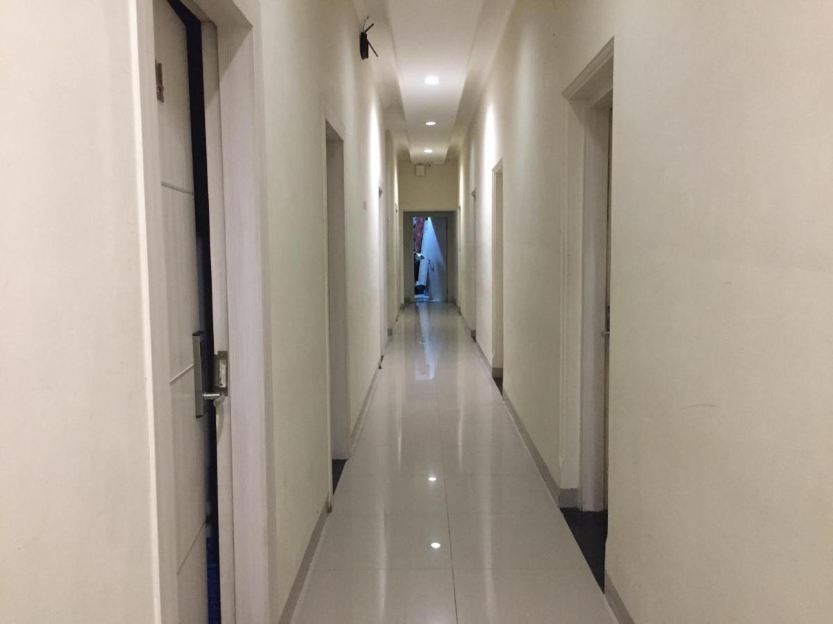 Reddoorz Plus @ Hotel Alden Makassar Ngoại thất bức ảnh